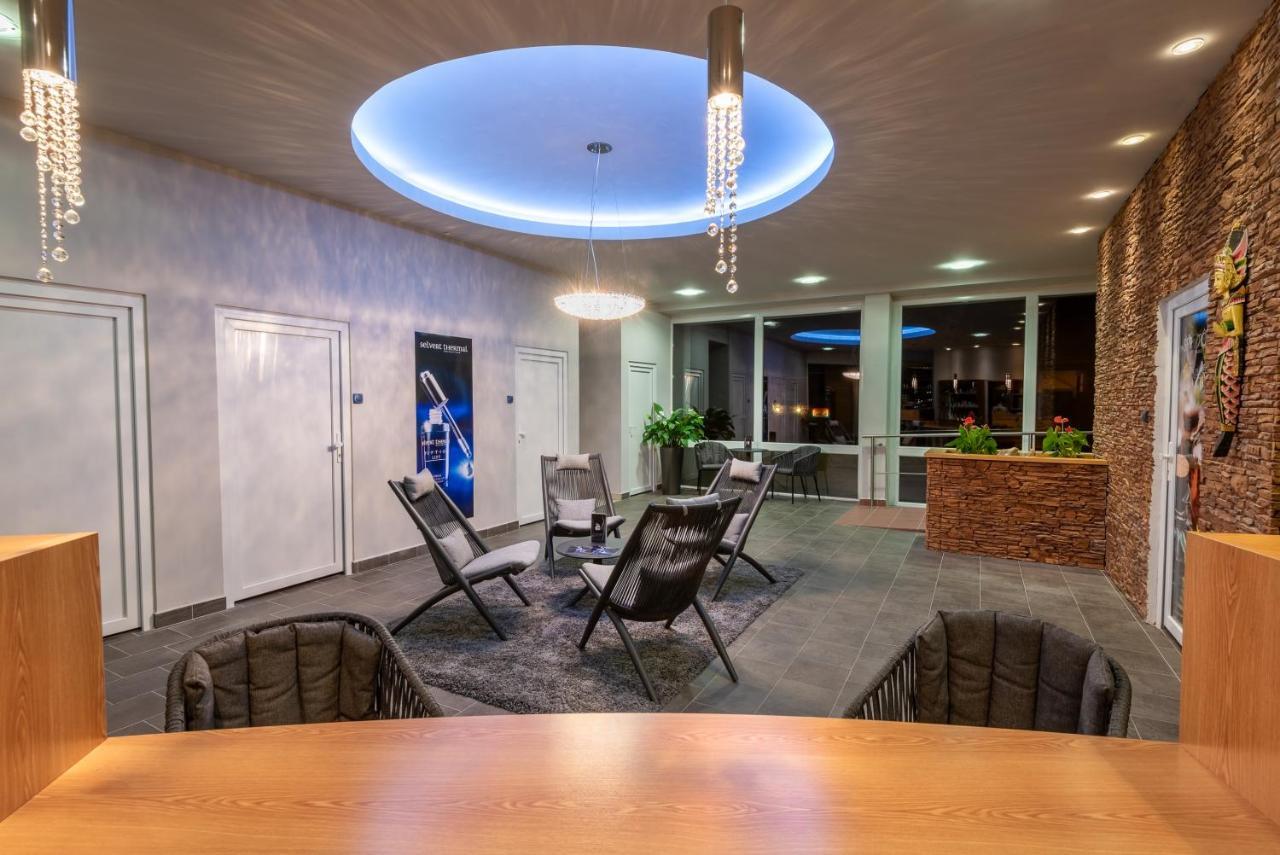 Hunguest Hotel Forrás Szeged Esterno foto