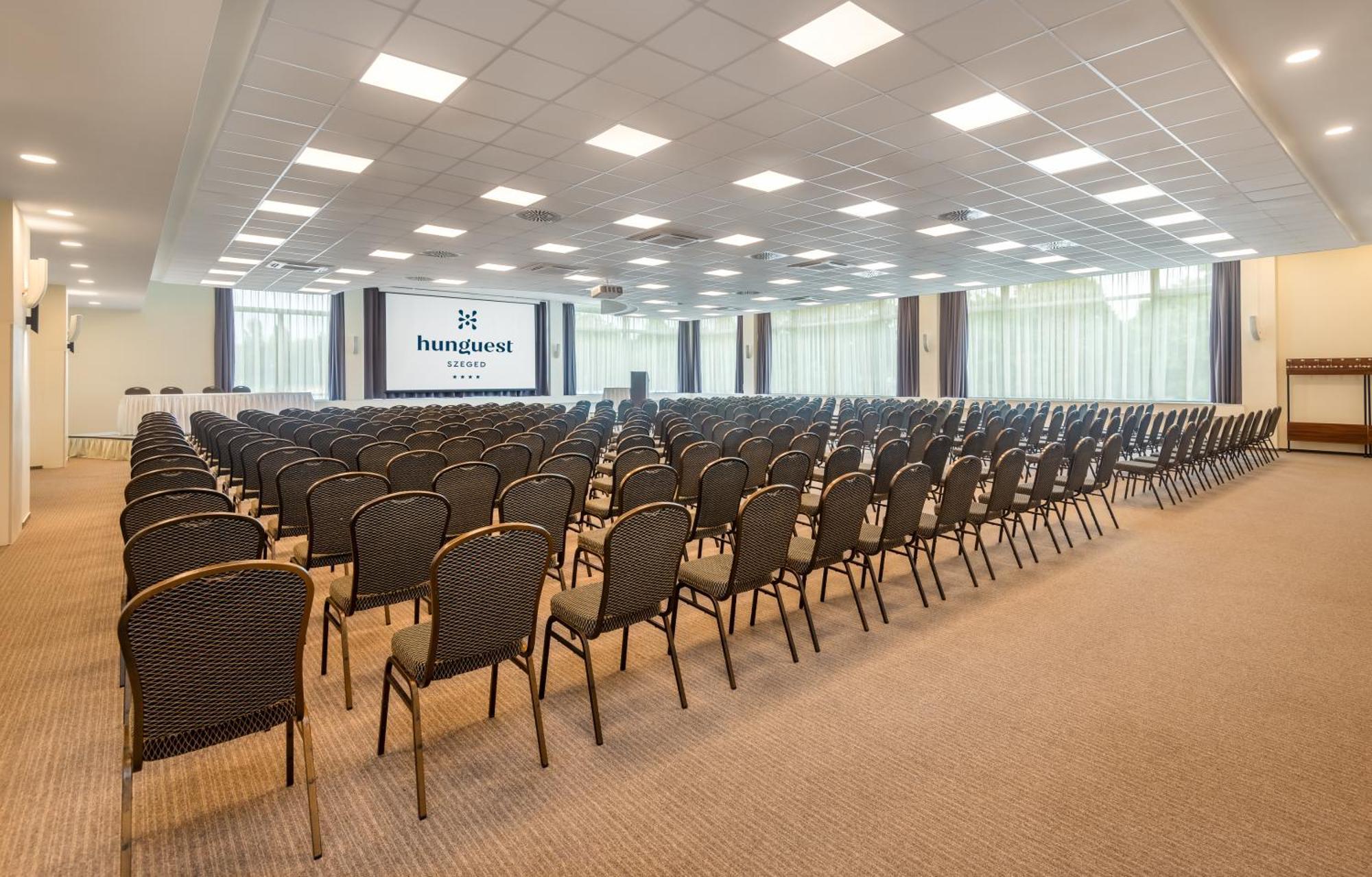Hunguest Hotel Forrás Szeged Esterno foto