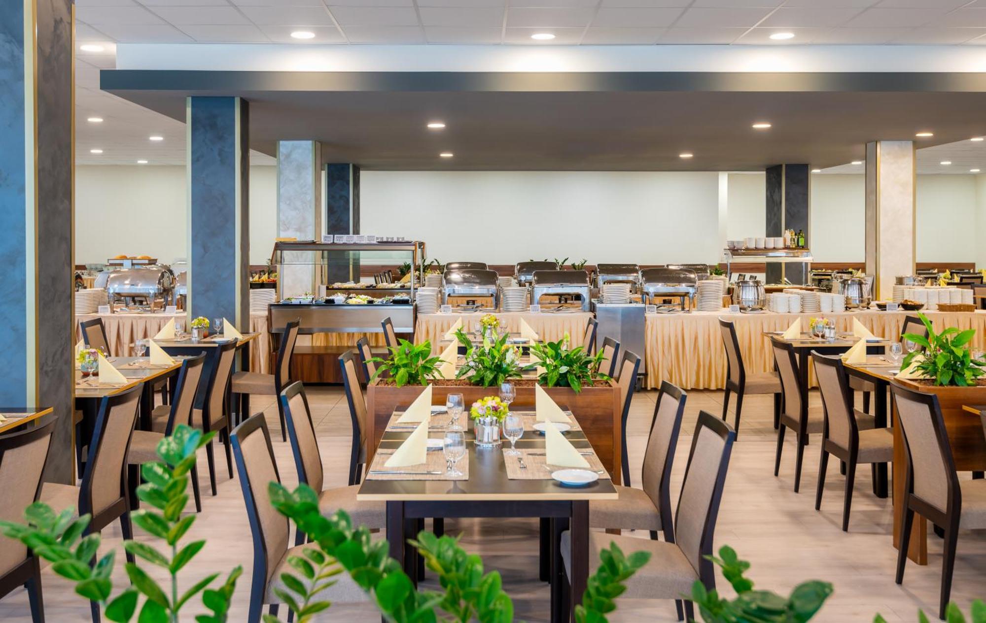 Hunguest Hotel Forrás Szeged Esterno foto